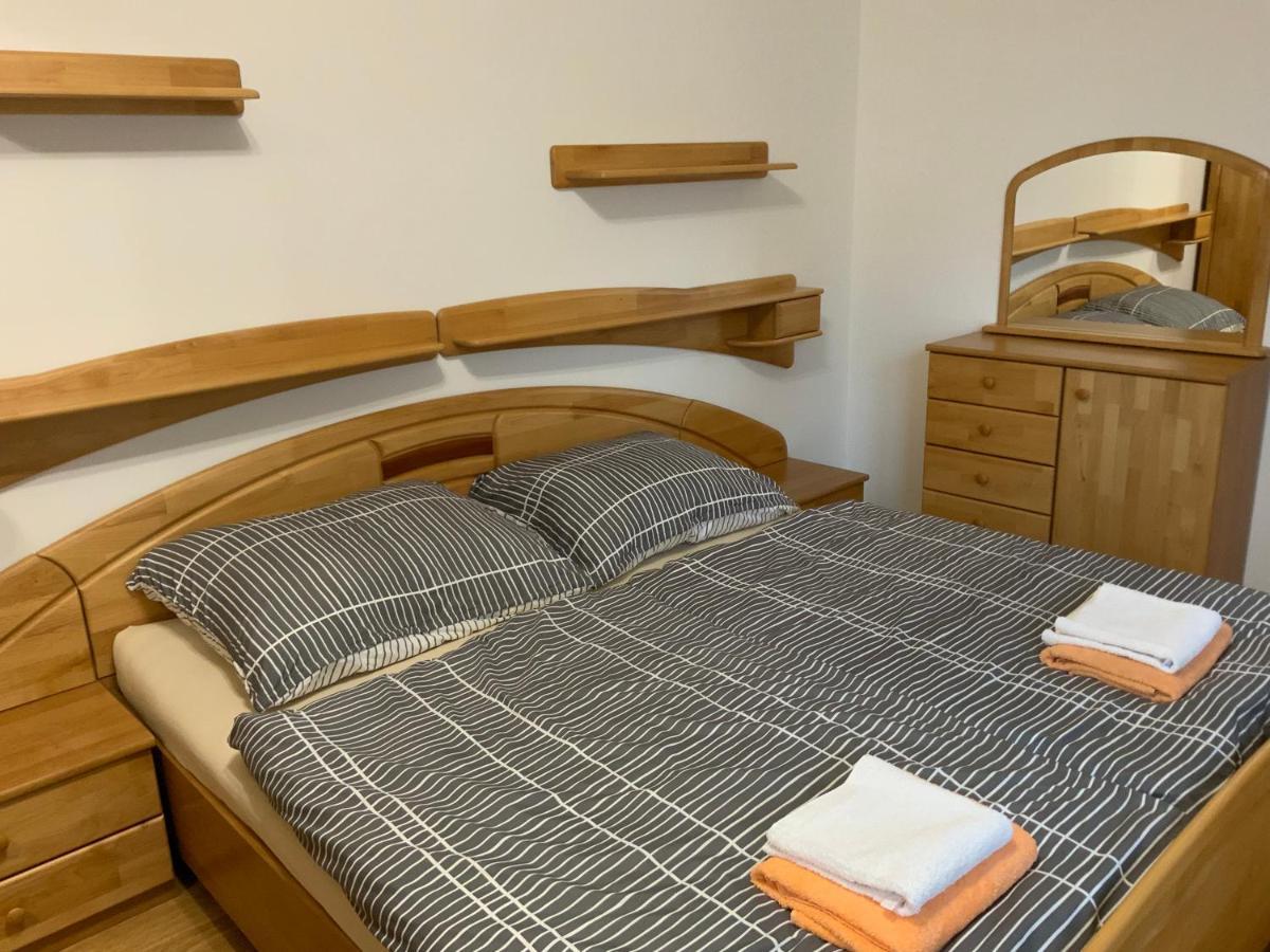 Апартаменти Apartman Na Vyhlidce Карлові Вари Екстер'єр фото